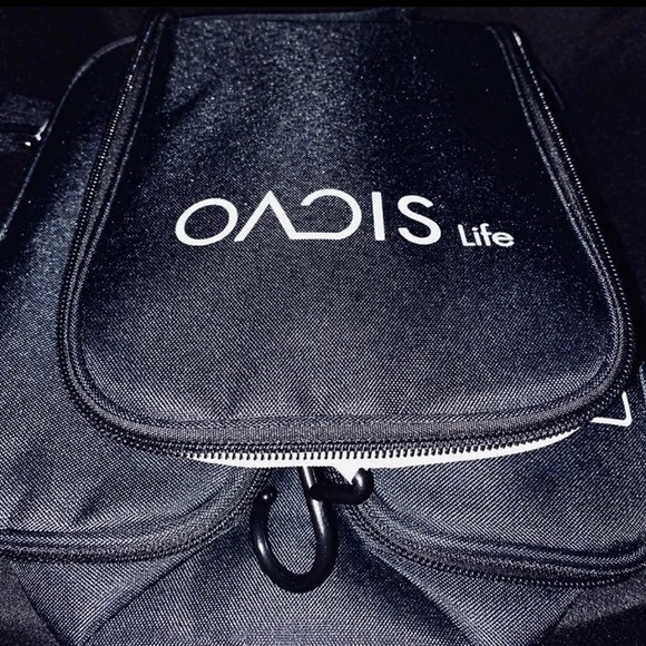 Oacis Life Hanging Toiletry Bag- New! - Picture 4 of 4